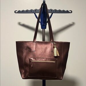 Elegant Burgundy Tote Bag with zipper top